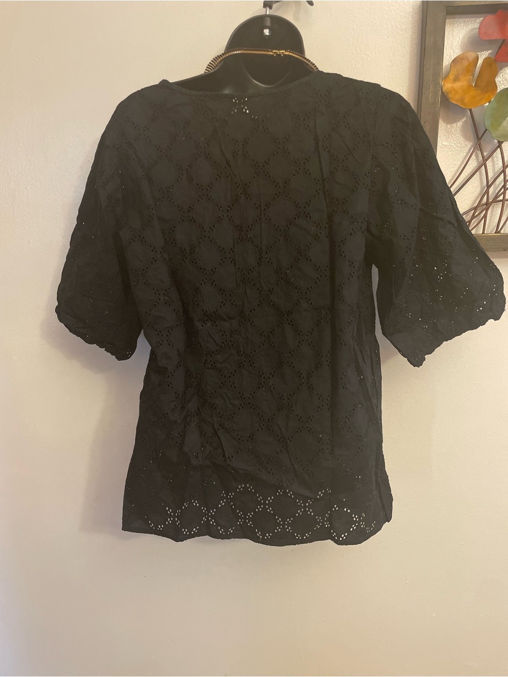 LOFT Black Eyelet Puff-Sleeve Women's Top - Size 8 - Picture 2 of 4